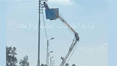 الوحدات المحلية تواصل جهودها فى رفع القمامة و صيانة أعمدة الإنارةبالإسماعيلية