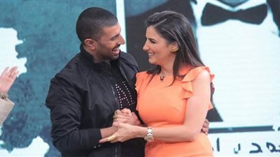 محمد سامي يثير الجدل بتصريح ساخن عن ملابس زوجته مي عمر (فيديو)