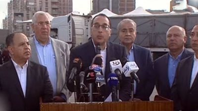 الأولوية في الإفراج عن السلع بالموانئ للمواد الغذائية والأدوية (شاهد)