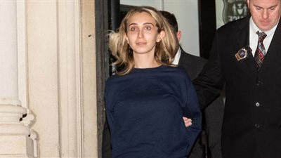 فتاة تنهي حياة والدها وتلجأ لحيلة بائسة للإفلات من العقاب