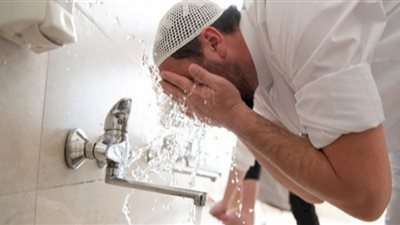 الوضوء وفق الطريقة النبوية الشريفة.. تفاصيل