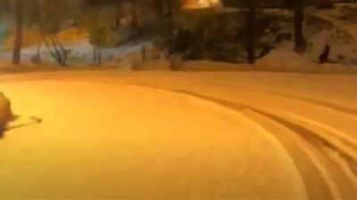 الثلوج تكسو شوارع الباحة السعودية (شاهد)