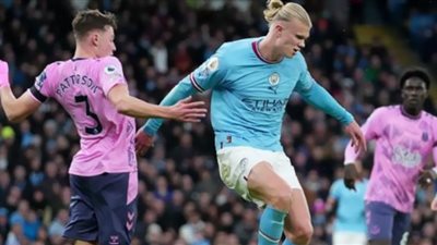 مانشستر سيتي يتعثر أمام إيفرتون بالدوري الإنجليزي