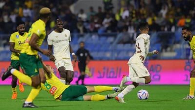 النصر يتقدم على الخليج في الشوط الأول بالدوري السعودي