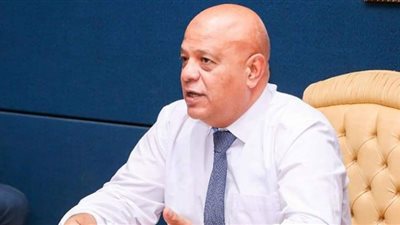 رئيس ميناء دمياط يتابع مراحل تقدم المشروعات الجارية