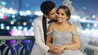 حمدي الميرغني وإسراء عبدالفتاح يحتفلان بالكريسماس على طريقتهما | صور