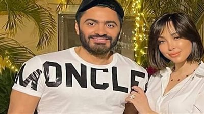 تامر حسني وبسمة بوسيل يستقبلان العام الجديد بملابس الإحرام.. صور