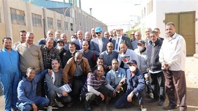 محافظ أسوان يطلق إشارة البدء لموسم عصير قصب السكر بمصانع كوم أمبو