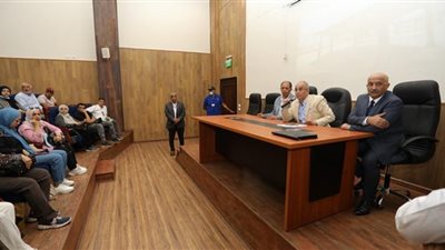 رئيس جامعة الزقازيق يشهد الندوات التعريفية بالجامعة الأهلية بالعاشر من رمضان