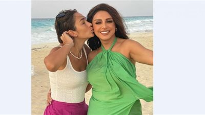 أنغام وراندا رياض يتألقان بملابس الشاطيء في أحدث ظهور| صور