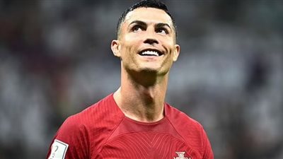 صور.. تصاعد مبيعات قميص النصر لـ كريستيانو رونالدو
