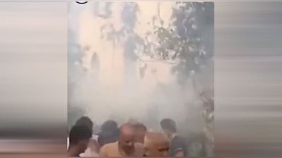 حريق هائل في مسجد أثناء صلاة الجمعة (فيديو)
