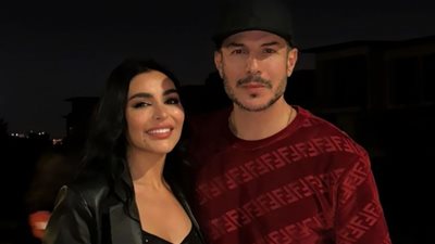 باسل الخياط يحتفل بعام 2023 برفقة زوجته في دبي