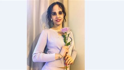 نور عمرو دياب تهوس متابعيها بالأحمر الناري