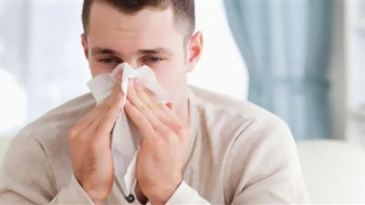 حساسية البرد دليل على الإصابة بأمراض خطيرة.. طبيبة توضح