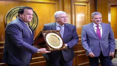 مجلس المراكز والهيئات البحثية يكرم وزير الصحة