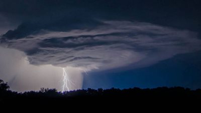 فيضانات خطيرة متوقعة ببريطانيا مع اقتراب العواصف الرعدية