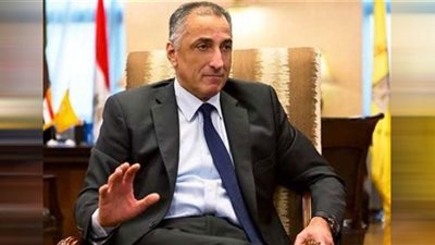 السندات المصرية المقومة بالدولار تنخفض بعد استقالة محافظ المركزي