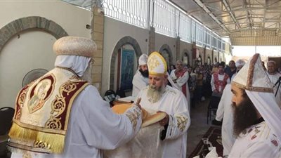 أول قداس في كنيسة الأنبا بيشوي في المنيا بعد احتراقها (صور)