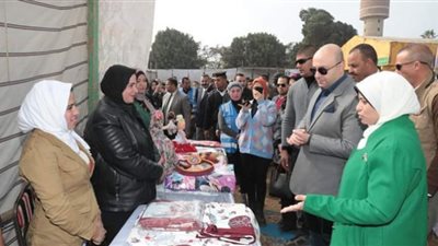 محافظ بني سويف يتفقد معارض السلع والمبادرات والقوافل والأنشطة التوعوية