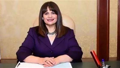 وزيرة الهجرة تعزي عائلة المعلمة المصرية بسلطنة عمان بعد وفاتها في حادث سير