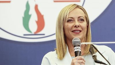 اليمينية جورجيا ميلوني تؤدي القسم رئيسة لوزراء إيطاليا (شاهد)