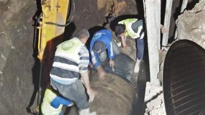 إصلاح خط طرد محطة مياه كفر الصعيدي المرشحة بمنيا القمح