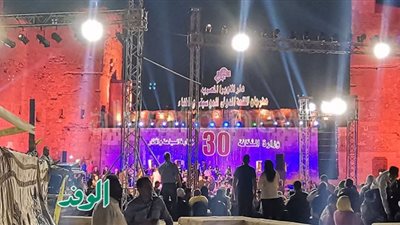 توافد جمهور مهرجان القلعة للموسيقى على مسرح الحفل