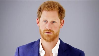هاري يريد التصالح مع ملك بريطانيا وشقيقه ويليام