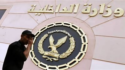 كشف ملابسات مقطع فيديو لطفل يقود سيارة في الشروق وضبط صاحبها