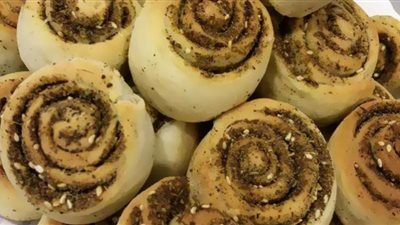 أفكار جديدة للفطار.. حضري رولات الزعتر اللذيذة