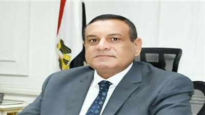وزير التنمية المحلية يغادر المستشفى