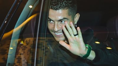 النصر السعودي يعلن وصول كريستيانو رونالدو إلى الرياض