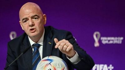 إنفانتينو يُطالب دول العالم بتكريم بيليه 