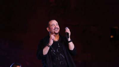 هشام عباس يشعل القلعة وأغاني من التراث الشعبي الأردني.. صور