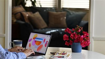 العمل الهجين خطة آبل الجديدة (شاهد)