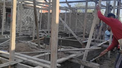 الإسماعيلية: إزالة حالة تعدِّي بالبناء بدون ترخيص فى فايد