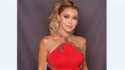 نوال الزغبي تطل بالأبيض الساحر في حفلتها الأخيرة