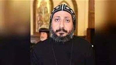 الأنبا أرسانيوس يلقي العظة الروحية بمطرانية الوادي الجديد الليلة