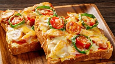 طريقة عمل بيتزا توست بالتونة لتوفير الوقت