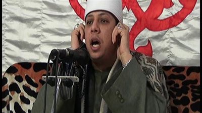 حفيد عنتر مسلّم يثير الجدل بقراءة غريبة للقرآن والنقابة تتهمه بالازدراء