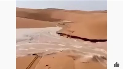 سيول نادرة بصحراء الربع الخالي ( شاهد)