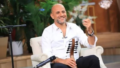 عزيز الشافعي يروج لأغنيته الجديدة 