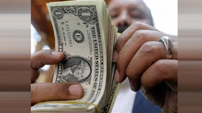 الدولار يكسر حاجز الـ 26 جنيهًا بالبنوك