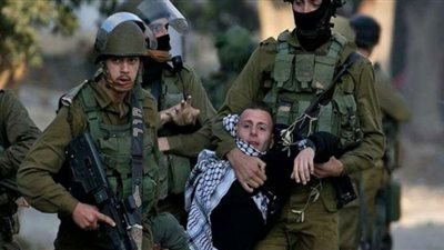 الاحتلال يعتقل 8 فلسطينيين.. ويختطف أسيرين مُحررين من رام الله