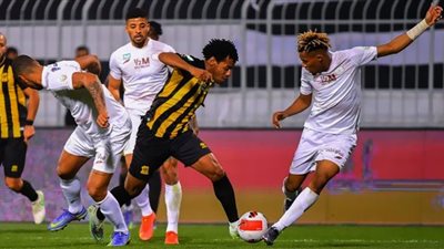 صراع شرس بين الاتحاد والشباب قبل الجولة الـ12 بالدوري السعودي