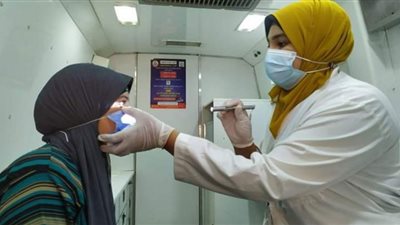 الكشف الطبي على 1900 مواطن في قافلة طبية ببني سويف