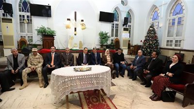 رئيس جامعة الزقازيق يهنئ الإخوة المسيحيين بعيد الميلاد المجيد
