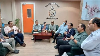 رئيس هيئة الرعاية الصحية يتفقد غرفة العمليات المركزية بالمجمع الطبي بالإسماعيلية