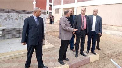 وكيل تعليم الإسماعيلية يتفقَّدُ مدارس إدارة 